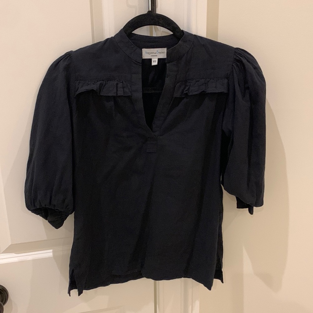 Black top puff sleeve